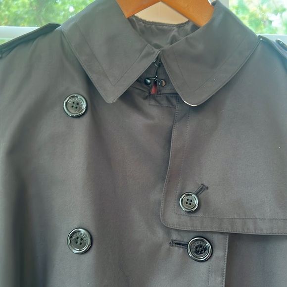 Burberry Coat - Picture 4 of 16